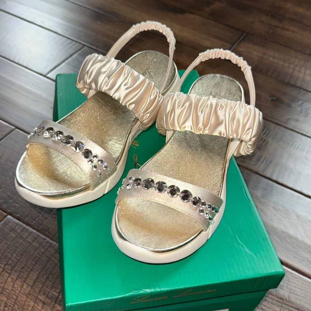 Lauren Lorraine NWT ANNIE IVORY elegant sandal size 9